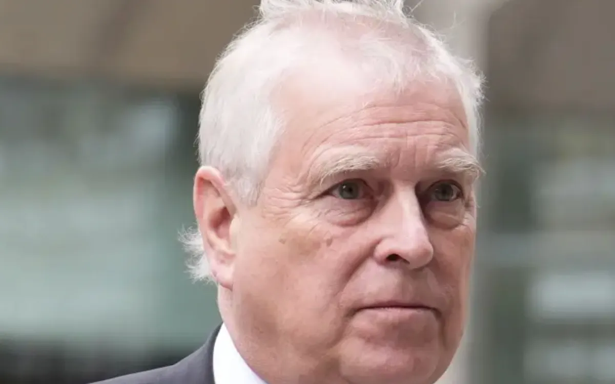 Comment l'agression d'Andrew sert de prétexte pour réclamer des millions aux contribuables