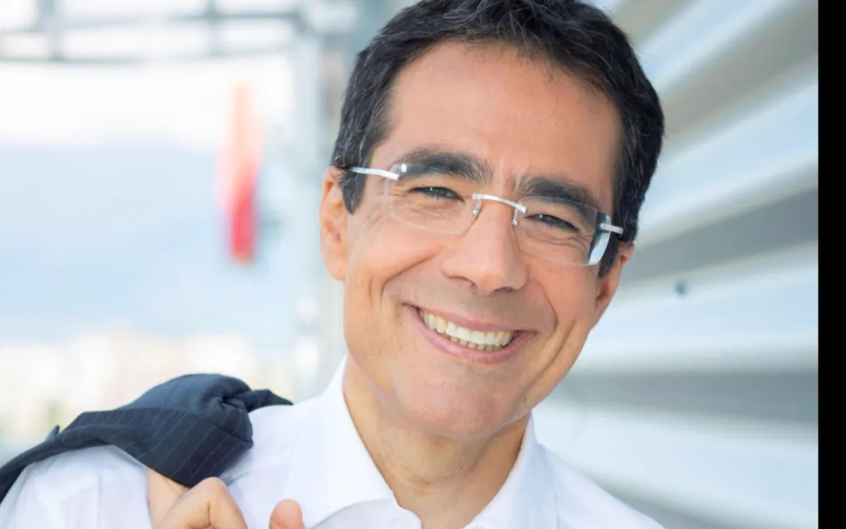 Darius Rochebin : le secret de ses origines iraniennes 
