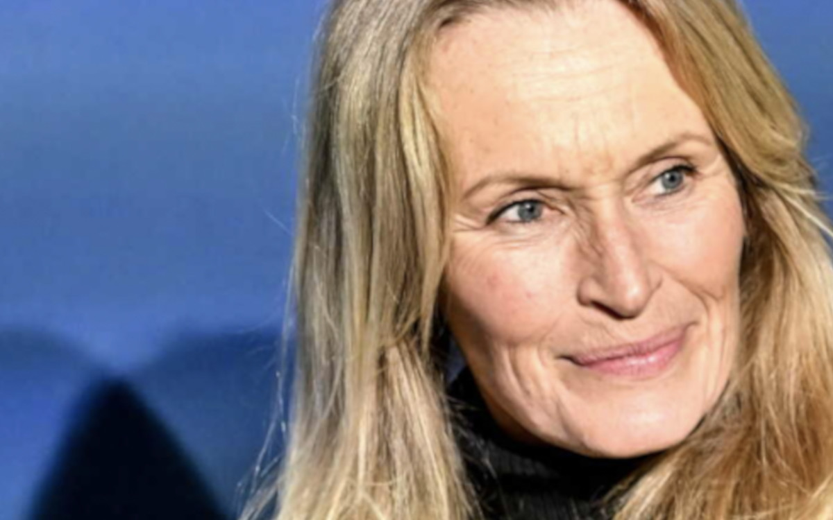 Estelle Lefébure : Entre safari et plongée, découvrez les dessous de son idylle avec Nicolas !
