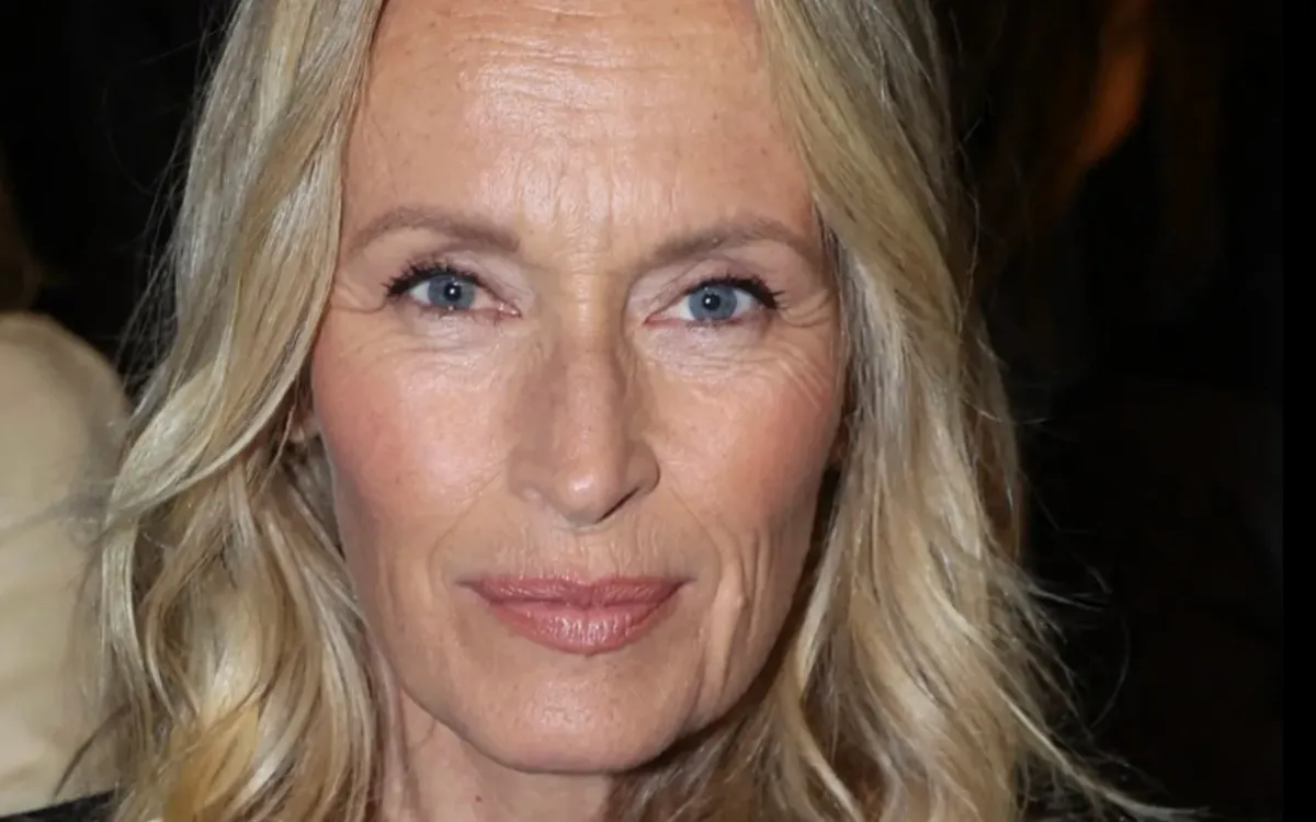Estelle Lefébure : maternité à 44 ans… ce détail qui surprend