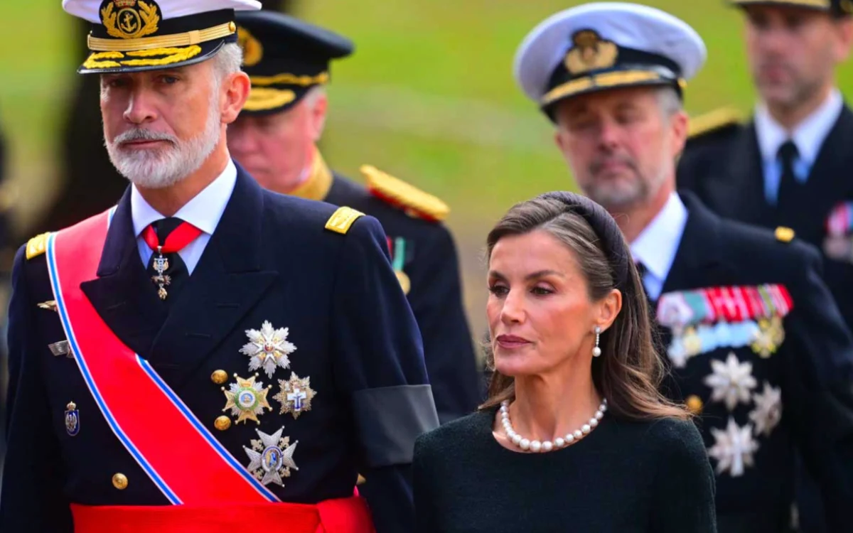 Felipe et Letizia d'Espagne : même leur délégation a dû être réduite pour les obsèques d'Harald V
