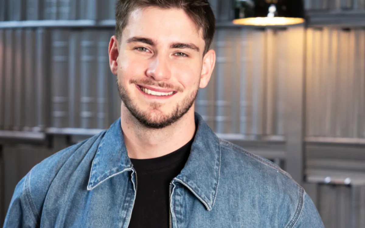 Julien Lieb passe un nouveau cap après la Star Academy : son pari solo démarre pour près de six mois