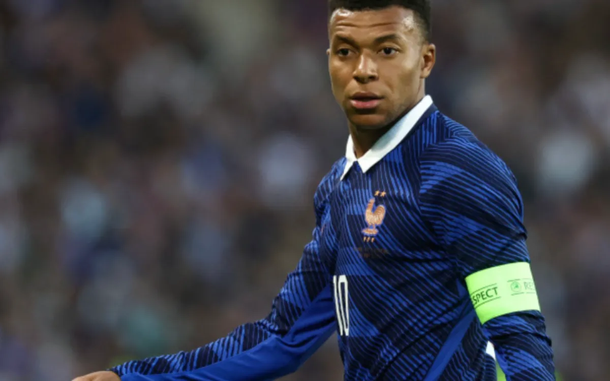 Kylian Mbappé : ce badge secret sur son maillot intrigue au Mondial