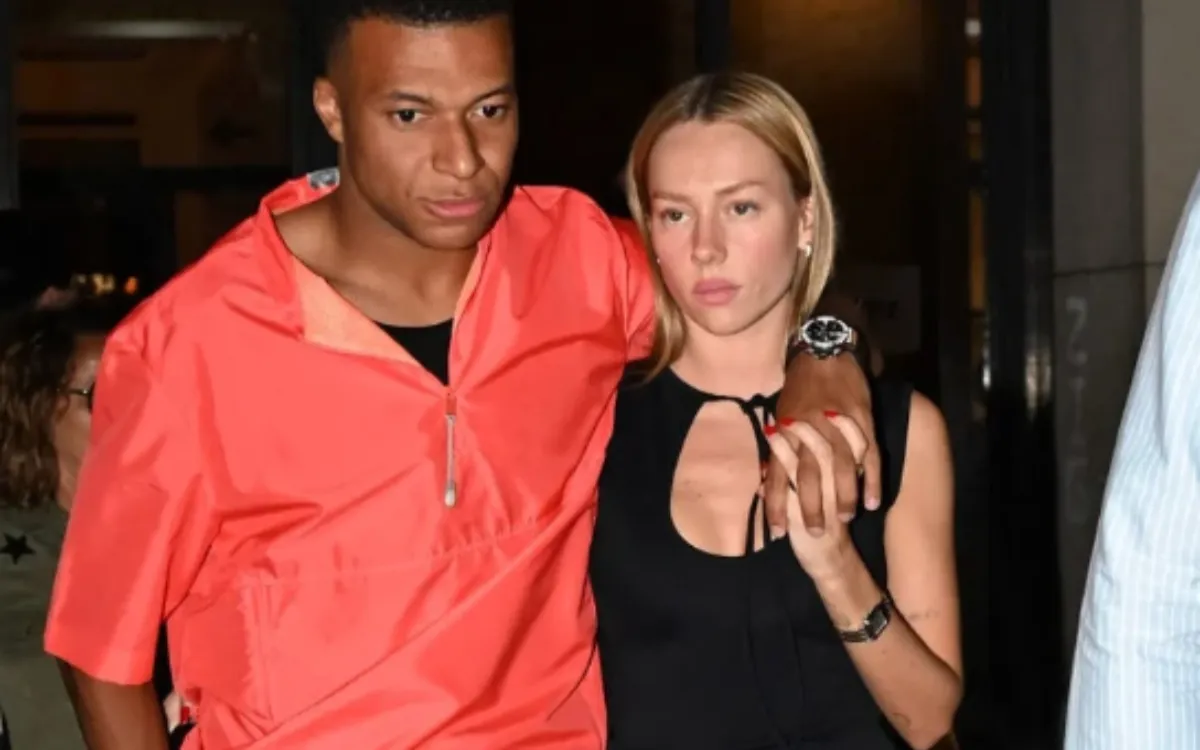 Kylian Mbappé : avec Ester Expósito à Paris, un cap discret vient d'être franchi