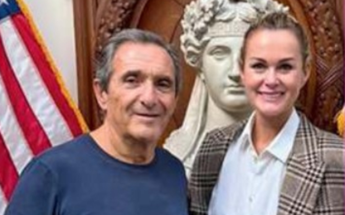  Laeticia Hallyday sur un « petit nuage » avec Serge Varsano, retrouvailles dans un lieu symbolique