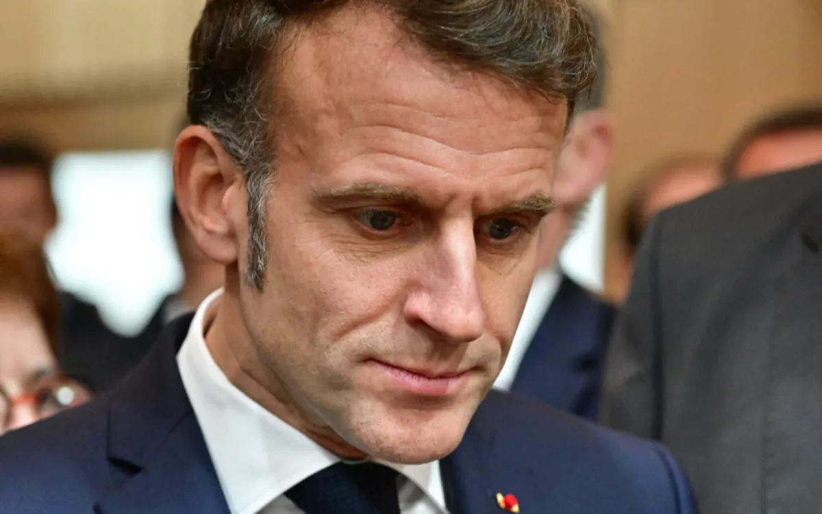 Le secret des costumes « petit budget » d'Emmanuel Macron !
