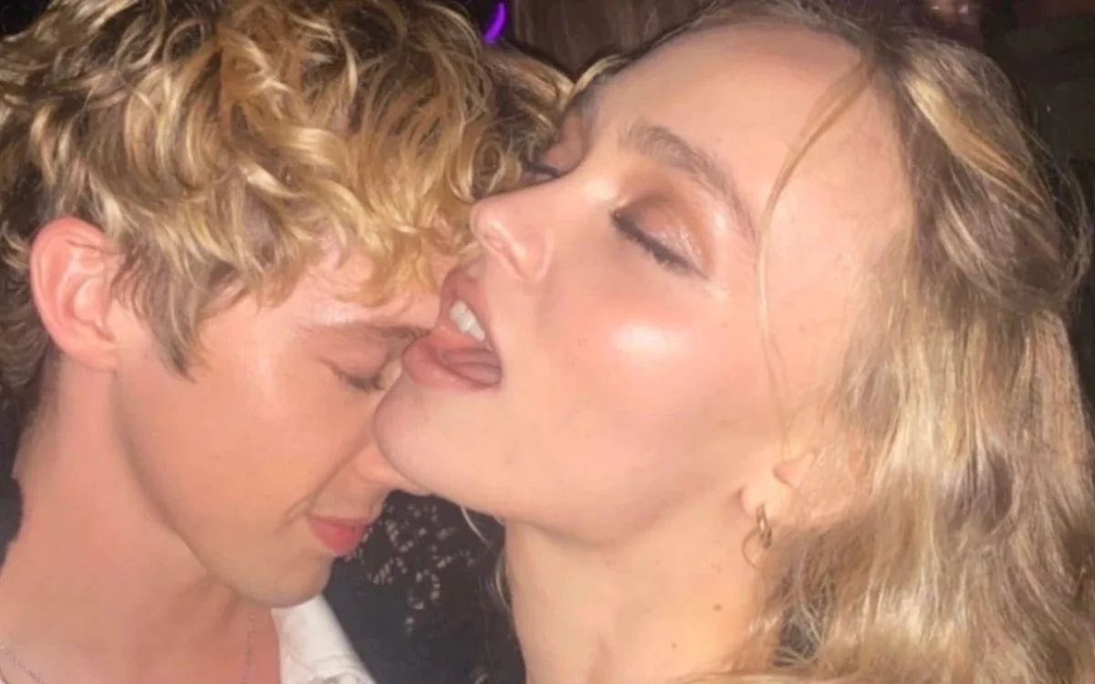Lily-Rose Depp : Troye Sivan lui réserve une surprise très intime sur son nouvel album