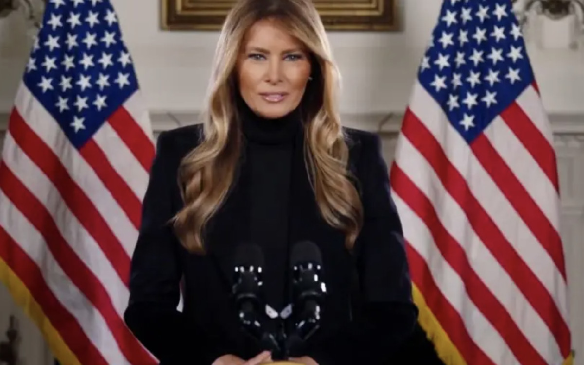 « Est-elle vraiment réelle ? », Melania Trump sème le doute au sommet de l'IA