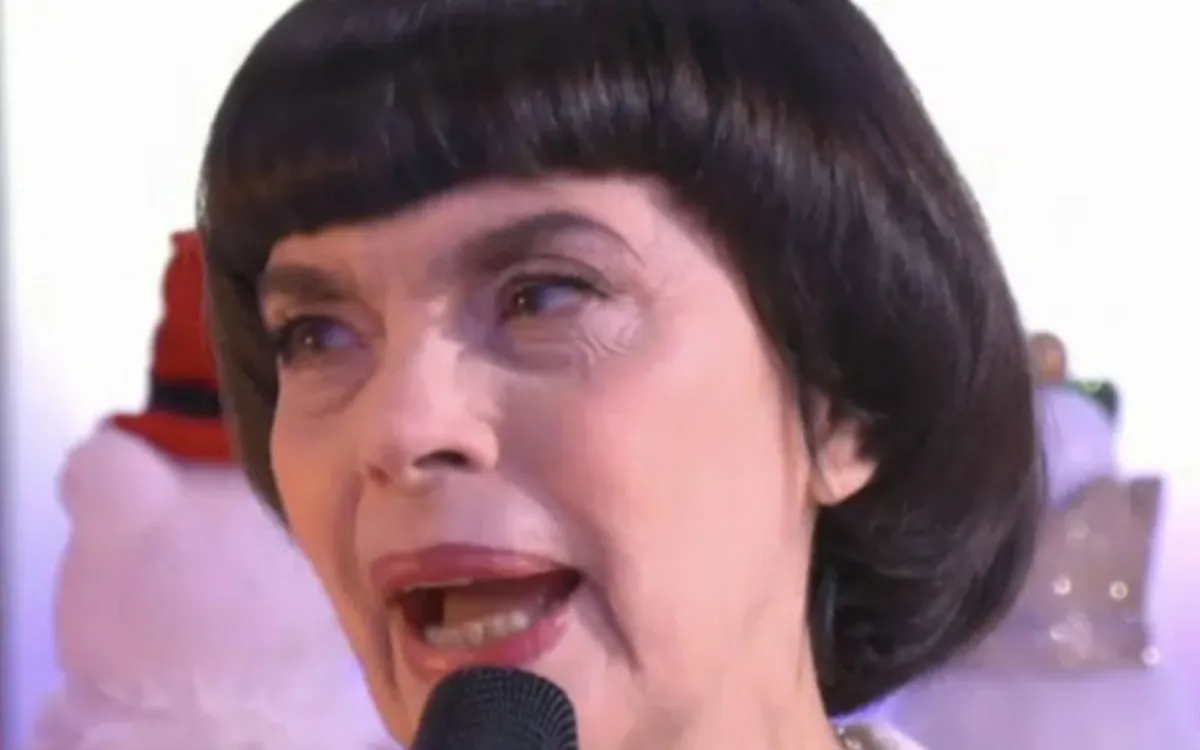 « Papier journal dans les chaussures » : la jeunesse de misère de Mireille Mathieu pour ses 80 ans !