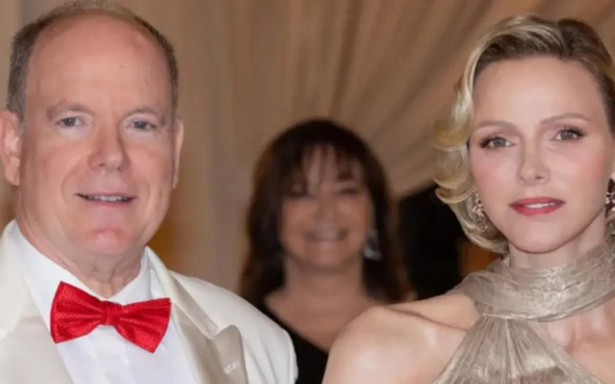Prince Albert II et Charlène de Monaco : un climat tendu au Bal de la Croix-Rouge suscite l'interrogation