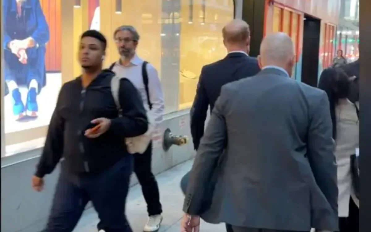 Prince Harry marche dans New York : ce qui se passe autour de lui est assez inattendu