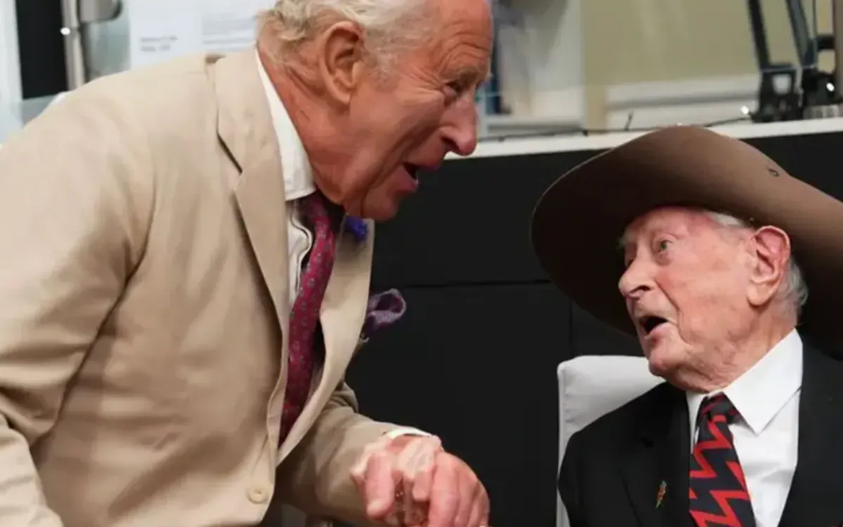 La scène de jalousie du roi Charles III face à un homme de 104 ans !