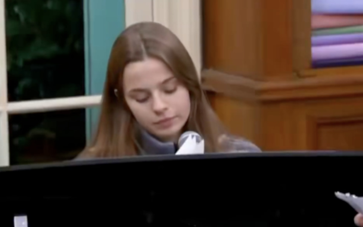 Star Academy : « râteau », gêne, tensions… Le duo Anouk–Théo sous le feu des critiques