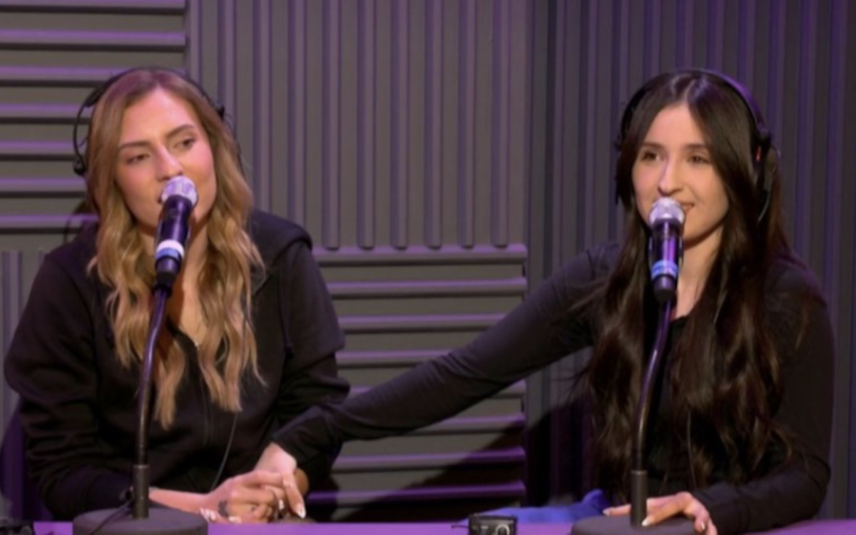 Star Academy : Léa et Ambre, gestes de tendresse avant le choc final 
