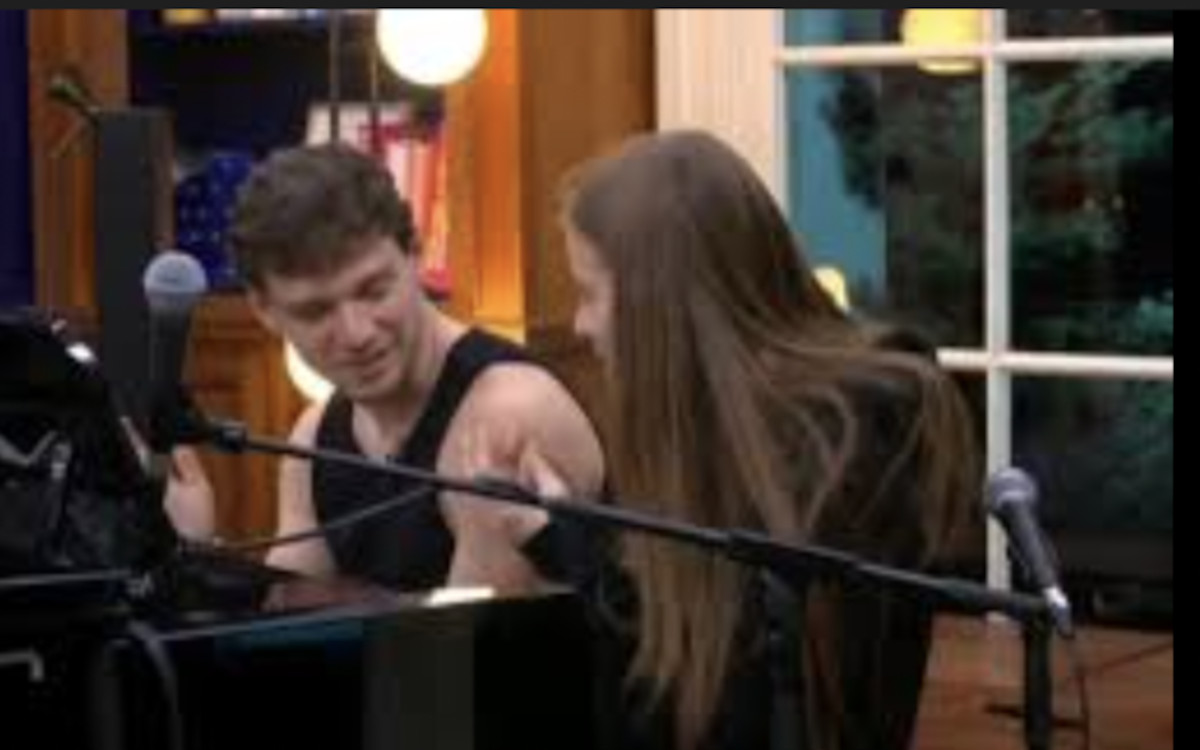 Star Academy : Théo et Anouk, jeu de séduction ou simple curiosité ?