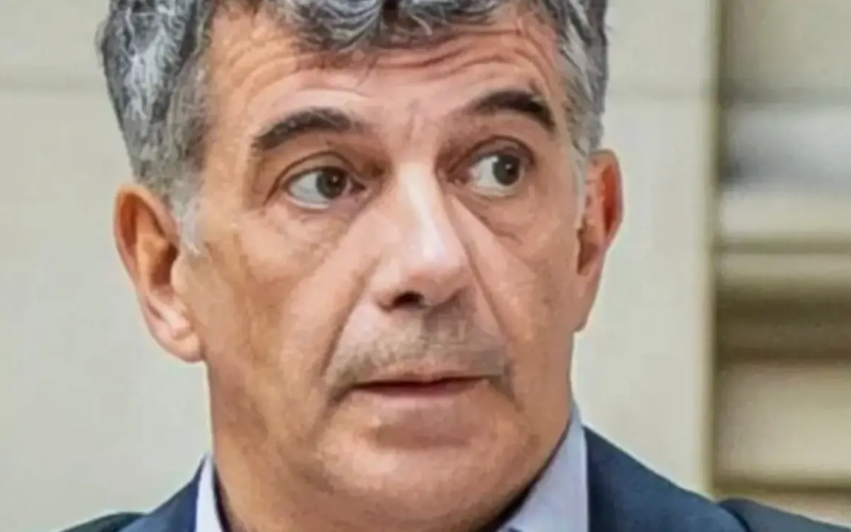 Stéphane Plaza voulait faire disparaître son nom : le nouveau propriétaire lui dit non 