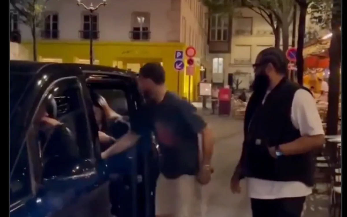 Stephen Curry à Paris et sans bijoux ? Les internautes ironisent