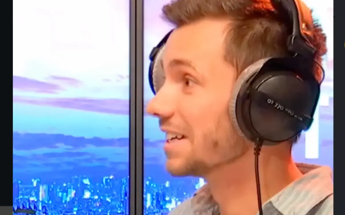 Tom Lefèvre quitte RTL pour remplacer Camille Combal sur NRJ à la rentrée