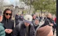 Karine Le Marchand émue aux obsèques d'Isabelle Mergault