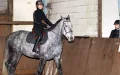 Laeticia Hallyday remonte en selle après son effroyable chute !