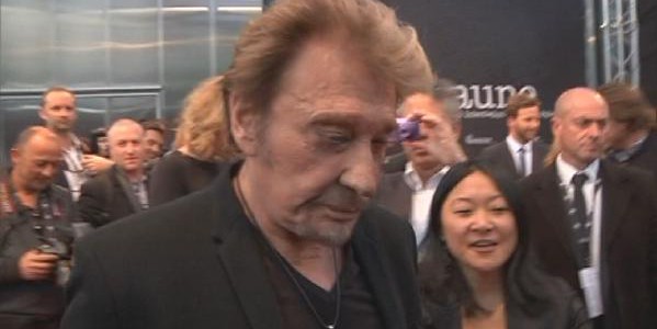 Johnny Halliday fume plus de 60 cigarettes par jour selon Eddy Mitchell