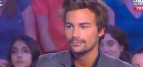 Bertrand Chame­roy ne lâche plus sa blonde (photo)