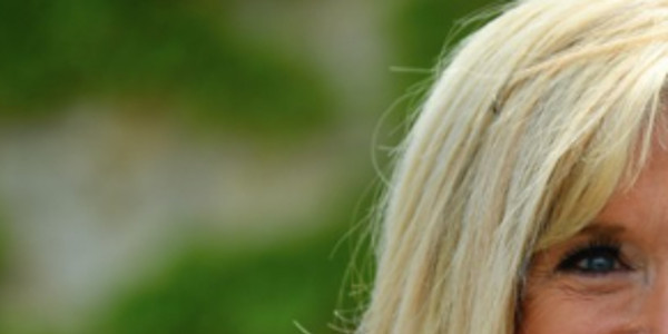 Brigitte Macron, pas à la fête à l'Elysée, trouble raison de son mal-être