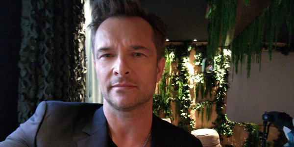David Hallyday défend ses petites soeurs Jade et Joy victimes de racisme