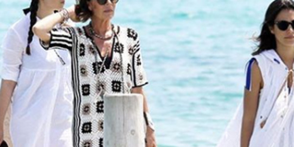 Caroline de Monaco et ses belles-filles en ordre de marche à Saint-Tropez (photo)