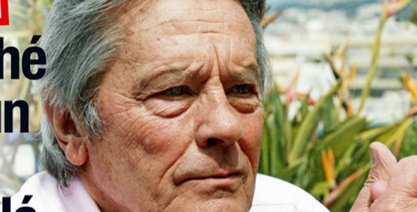 Alain Delon rassure après son opération - « Je vais très bien »
