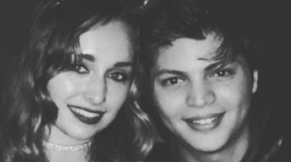 Samuel Esse­bag, le fils d'Ar­thur une rare appa­ri­tion avec Emma Smet