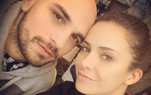 Enceinte, Clara Morgane se moque des attaques (photo)