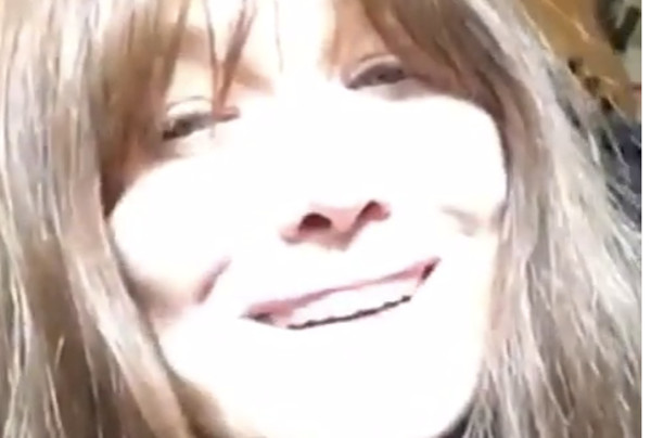 Carla Bruni, sa fille Giulia captivée par le cirque Bouglione (vidéo)