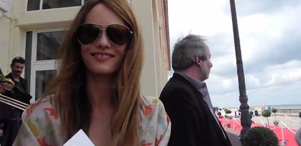 Vanessa Paradis, un moment complice avec sa soeur Alysson (photo)
