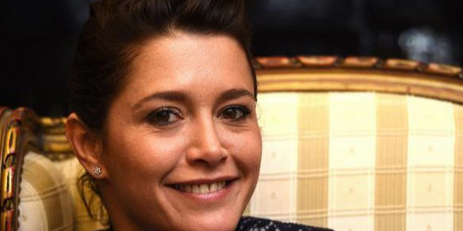 Emma de Caunes met un gros râteau à Robbie Williams