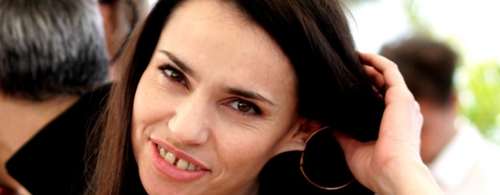 Béatrice Dalle rêve d'être réincarnée en corde de guitare de Jimmy Hendrix
