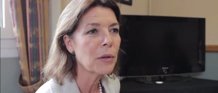 Charlotte Casiraghi aux côtés de sa maman Caroline de Monaco, honorée par Fleur Pellerin(photo)