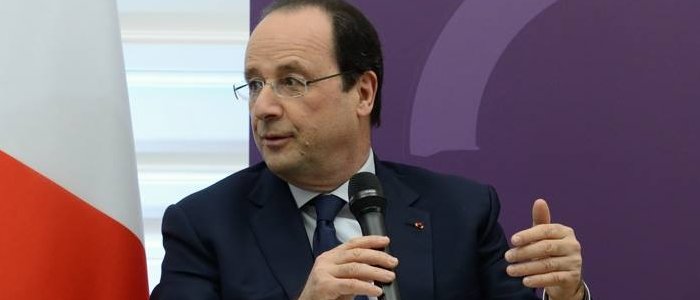 François Hollande - Le jour où il a fini menotté, entouré de prostituées
