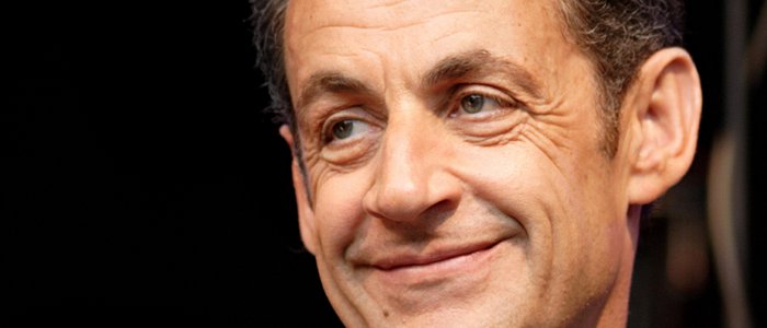 Nicolas Sarkozy a-t-il été exfiltré de Camp Nou après avoir provoqué les supporters ? Il répond