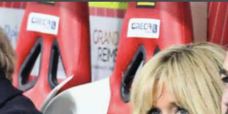Brigitte Macron - menacée de mort, ridiculisée et en fuite - , photo qui en dit long