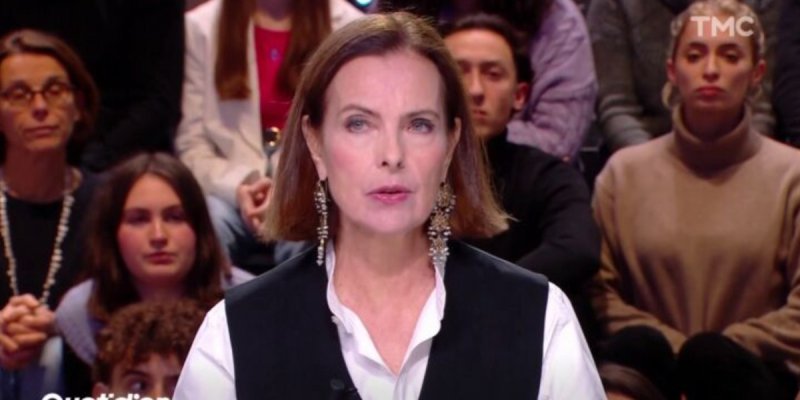 Carole Bouquet, le cœur lourd, aux funérailles du père de son fils