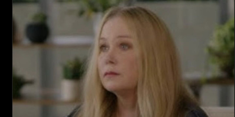 Christina Applegate hospitalisée pour une infection qui la faisait « hurler » de douleur 