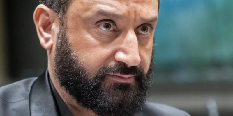 Cyril Hanouna : un été studieux dans sa villa de rêve à Ramatuelle
