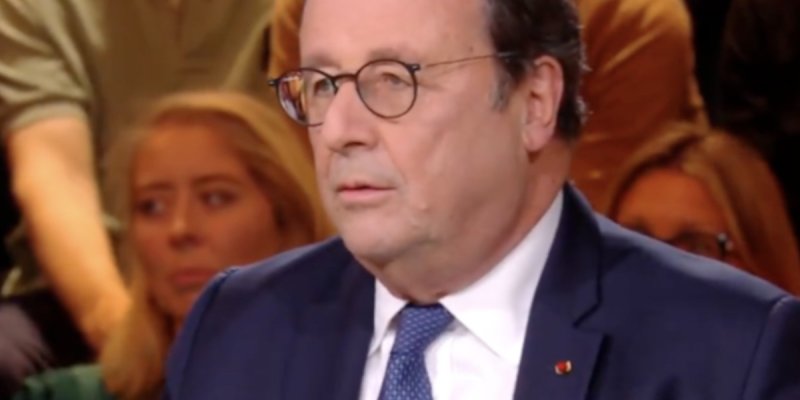 François Hollande flippé par l'eau, geste de Julie Gayet pour l'apaiser 
