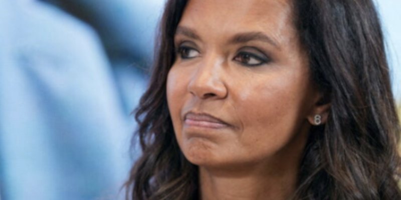  Karine Le Marchand réagit aux menaces de mort 