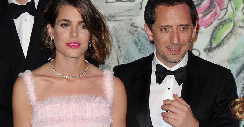 Gad Elmaleh et Charlotte Casiraghi, leur fils amusé par les paparazzi