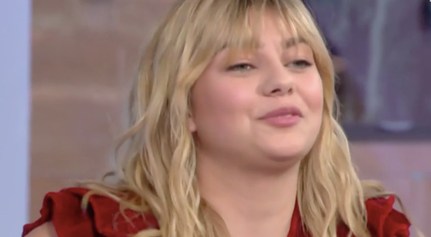 Louane a évité de peu la chute aux NRJ Music Awards (Vidéo)