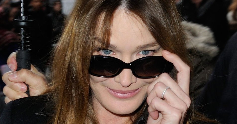 Bella Hadid et Carla Bruni, une trou­blante ressem­blance (photo)